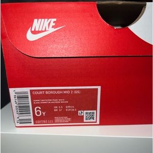 NIKE court borough mid 2(GS)